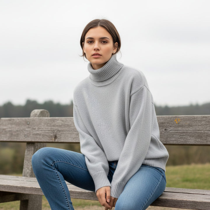 Vyana Collective Women’s Cashmere Turtleneck Sweater-Vyana Collective